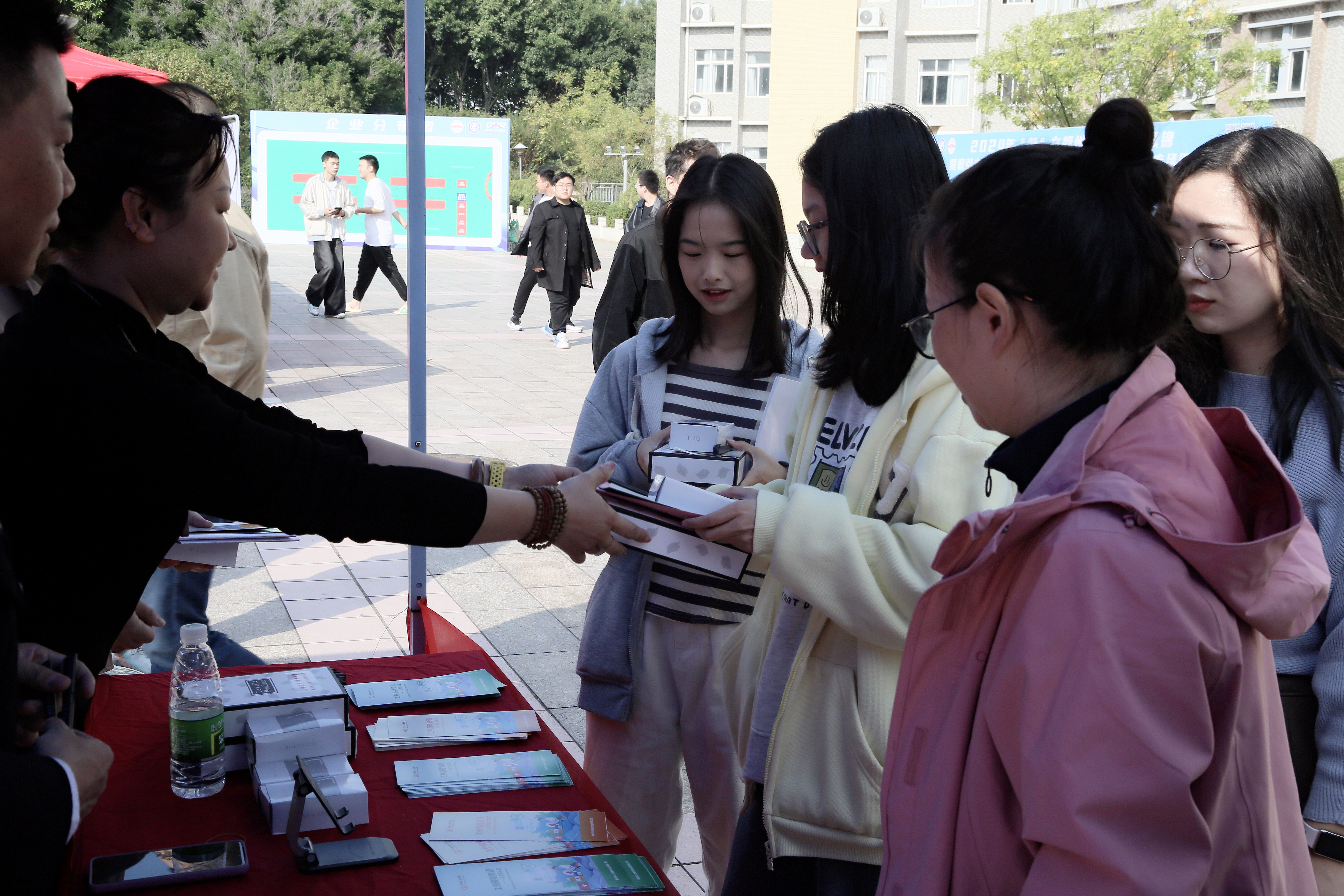 1730548549741073133.jpg 1730548549741073133.jpg